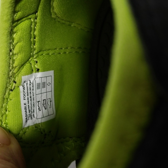 Keen youth Waterproof Hiking Sandals - Picture 6 of 8